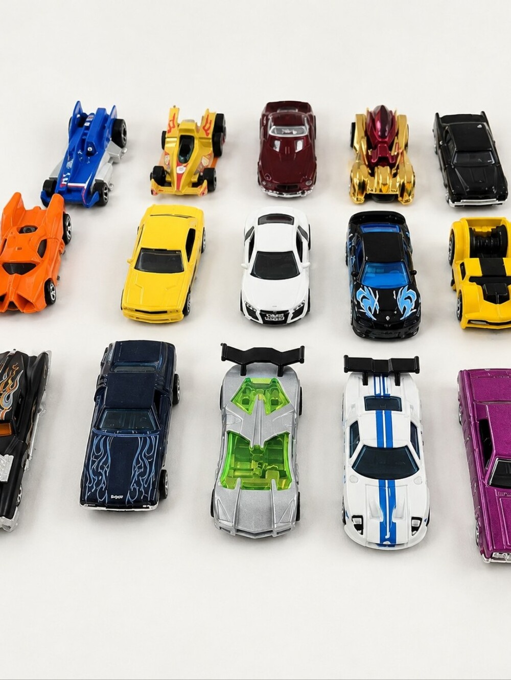 Hot Wheels Fantasy Car Lot Mixed Diecast Cars Bulk Bundle 15 units. Blue0462